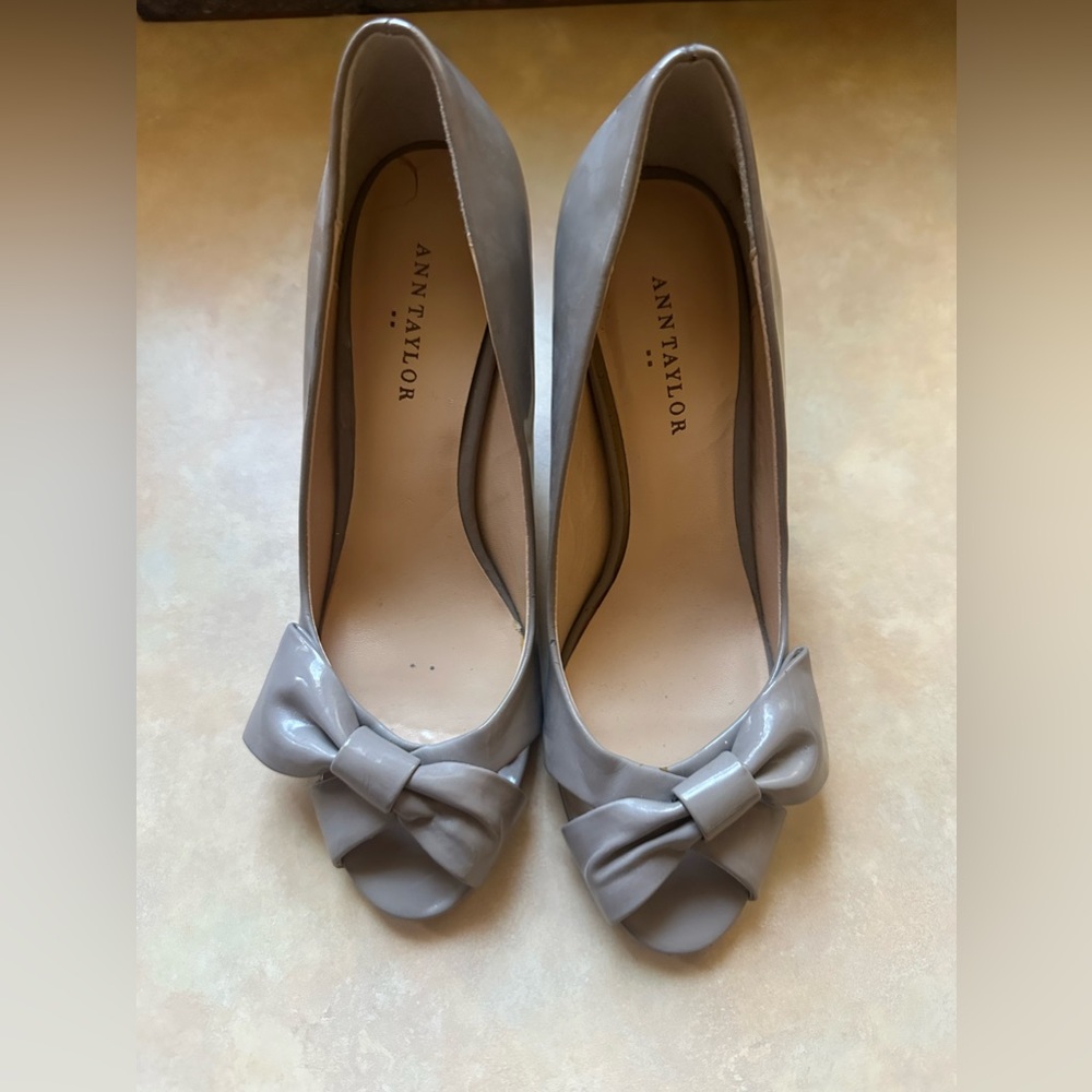 Ann Taylor tan peep-toe pumps